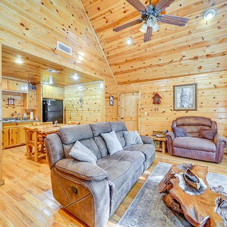 Broken Bow Rental Cabin With Hot Tub And Bar المظهر الخارجي الصورة