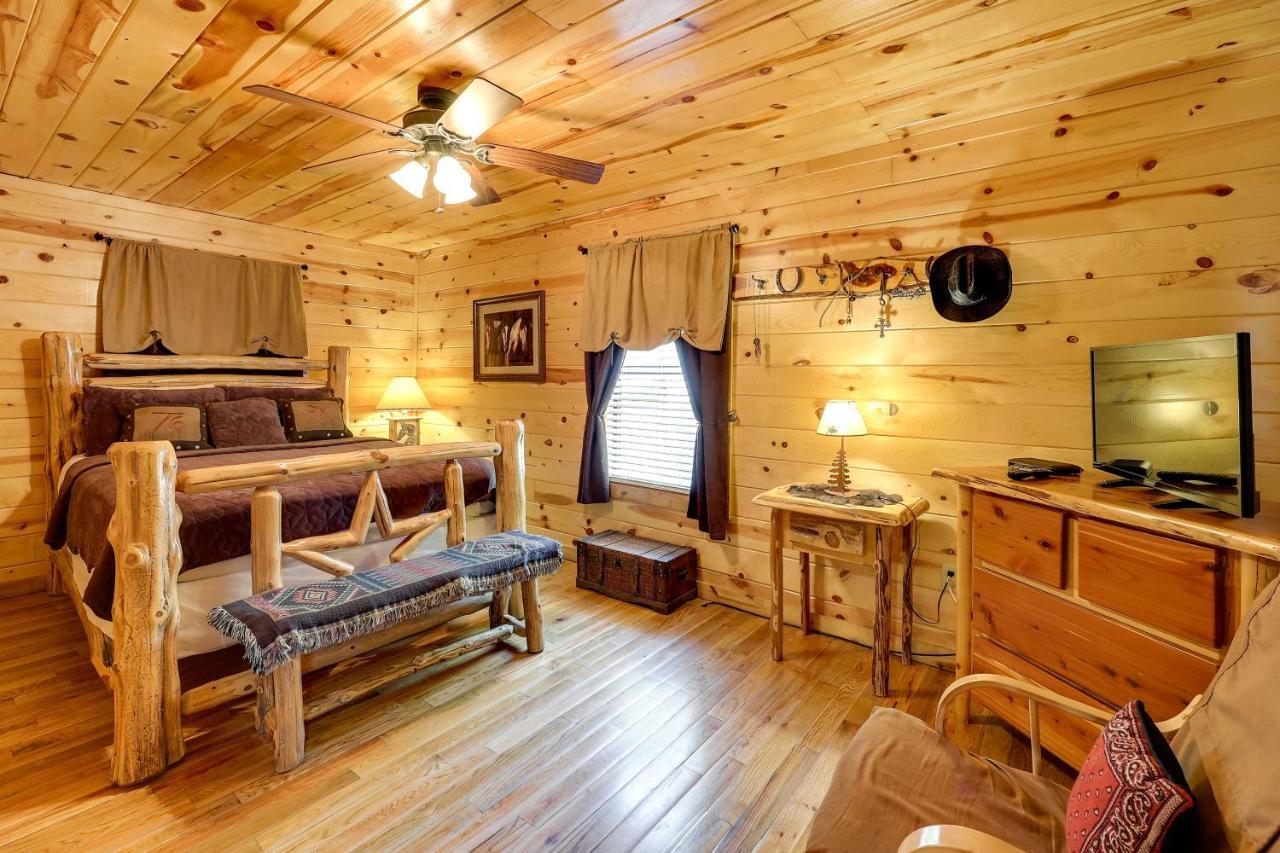 Broken Bow Rental Cabin With Hot Tub And Bar المظهر الخارجي الصورة