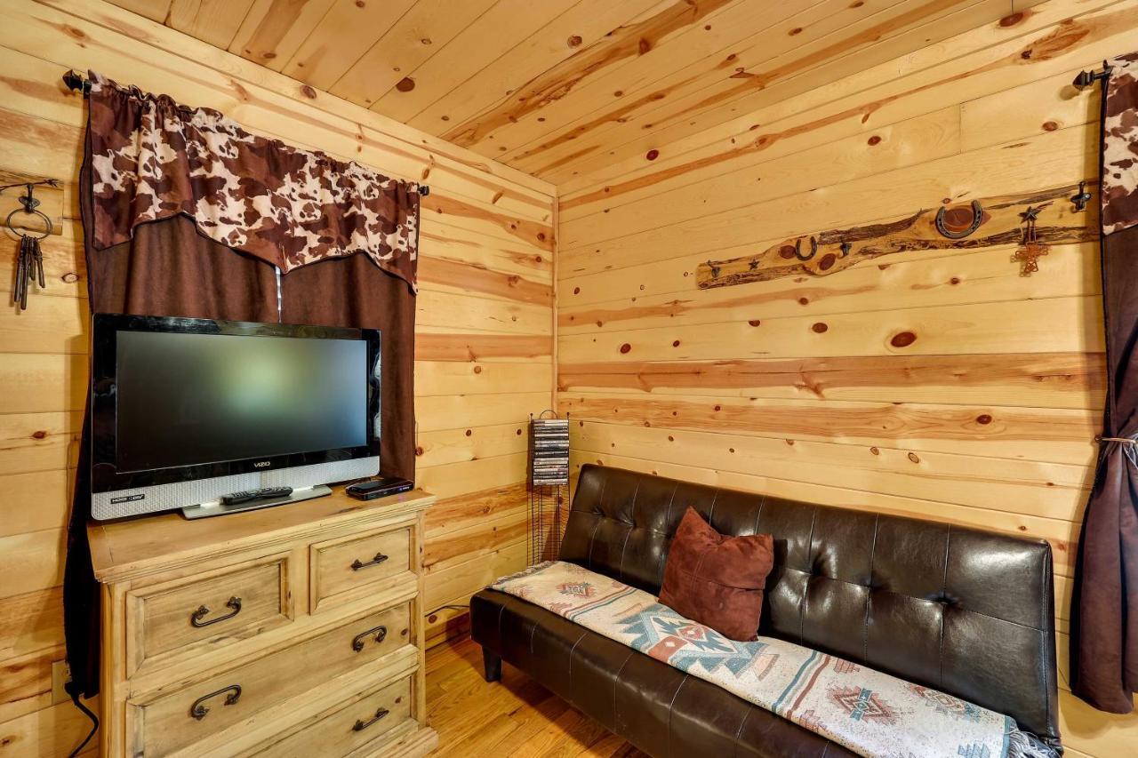 Broken Bow Rental Cabin With Hot Tub And Bar المظهر الخارجي الصورة