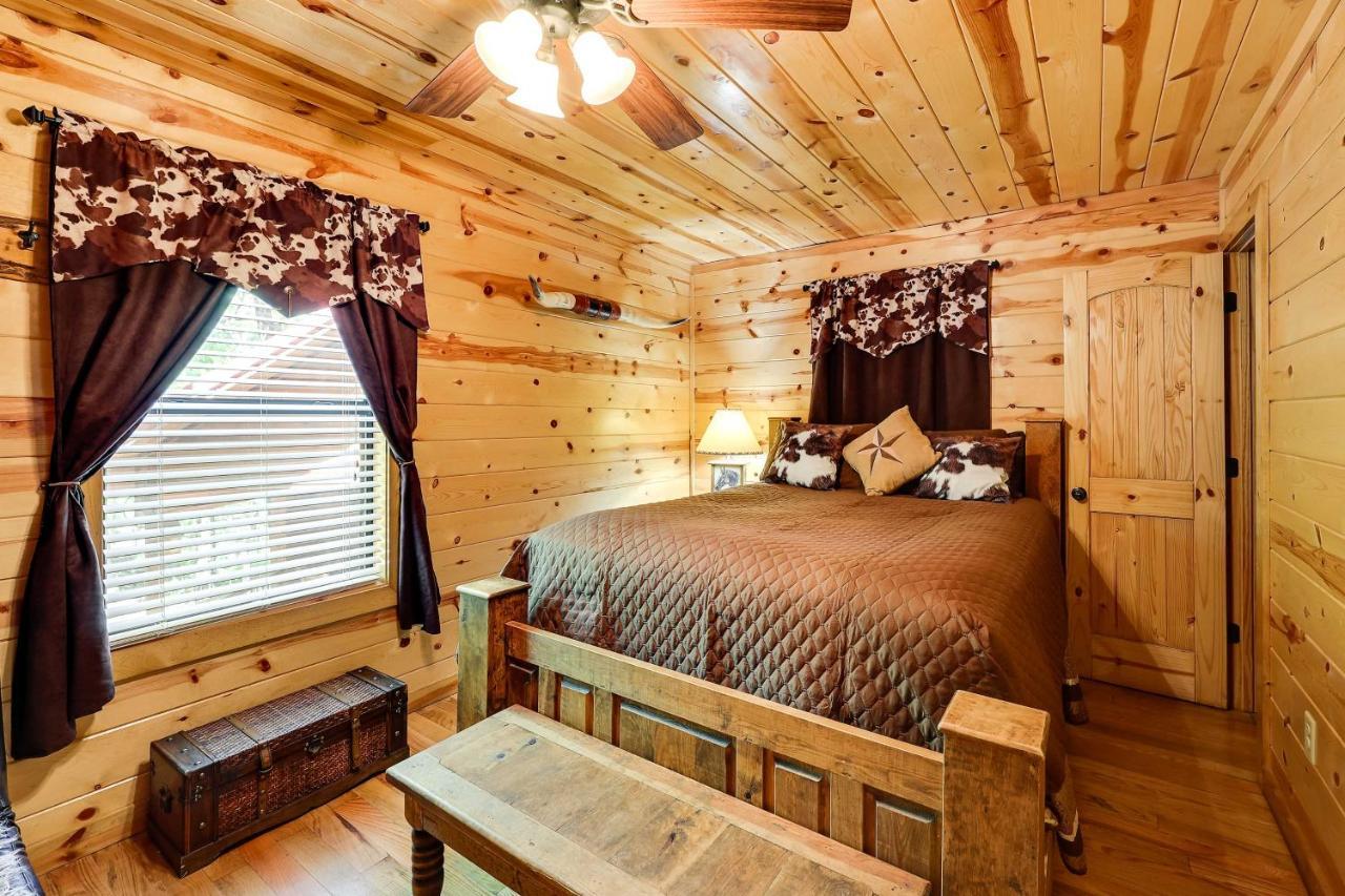 Broken Bow Rental Cabin With Hot Tub And Bar المظهر الخارجي الصورة