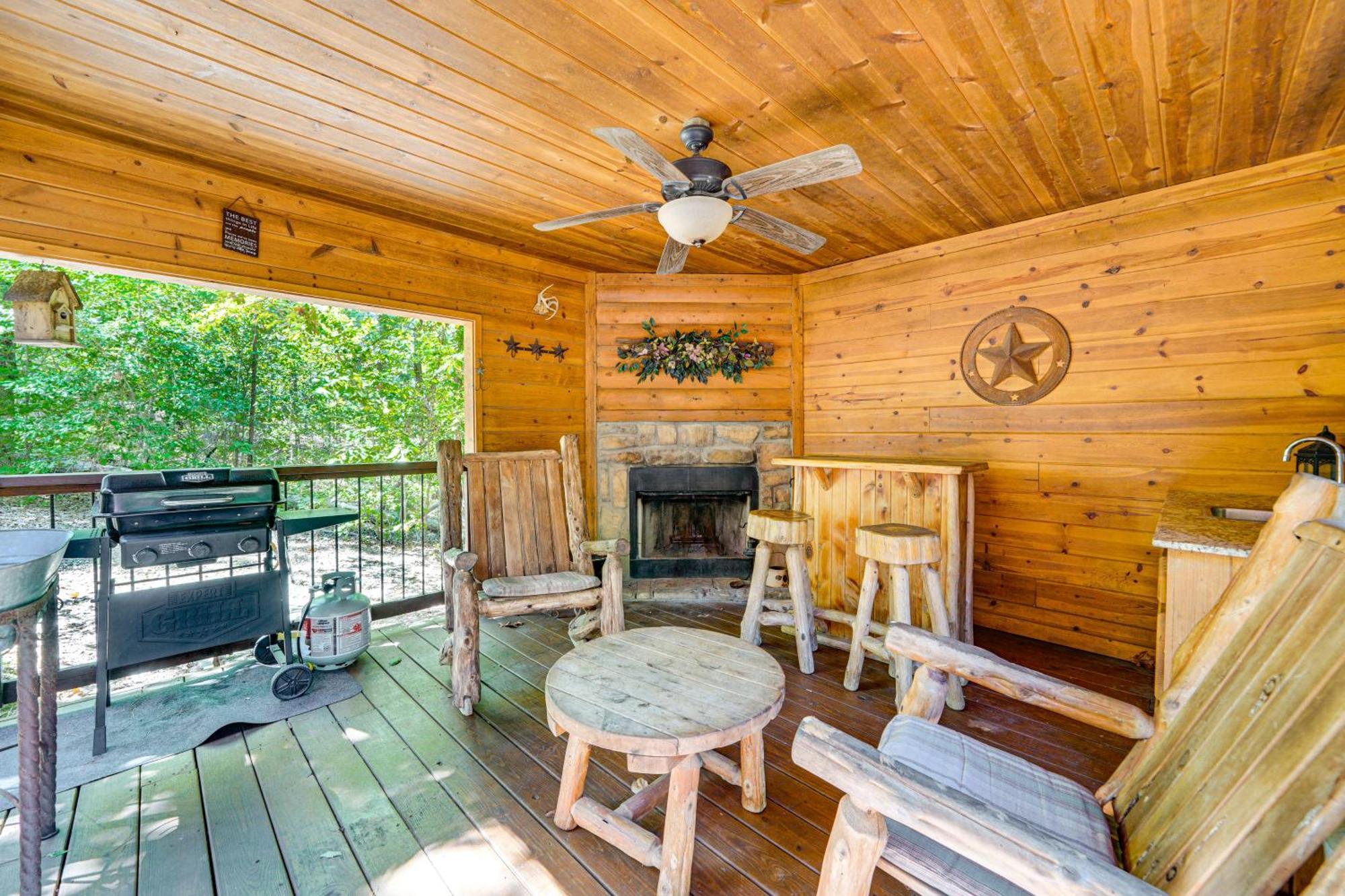 Broken Bow Rental Cabin With Hot Tub And Bar المظهر الخارجي الصورة