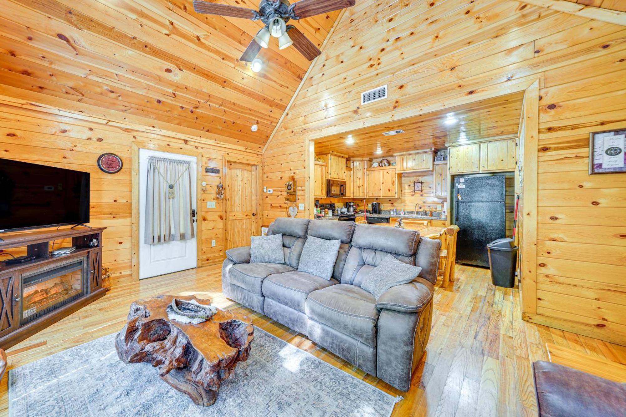 Broken Bow Rental Cabin With Hot Tub And Bar المظهر الخارجي الصورة