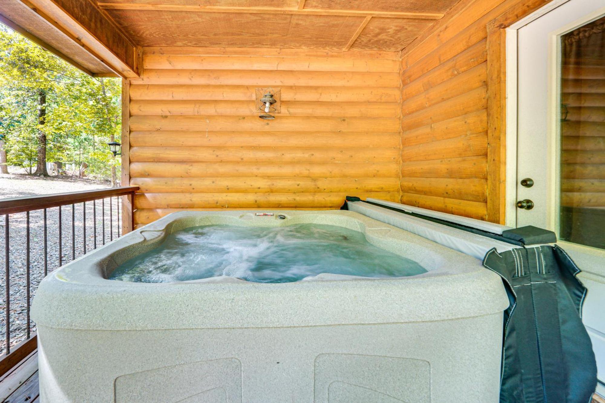 Broken Bow Rental Cabin With Hot Tub And Bar المظهر الخارجي الصورة