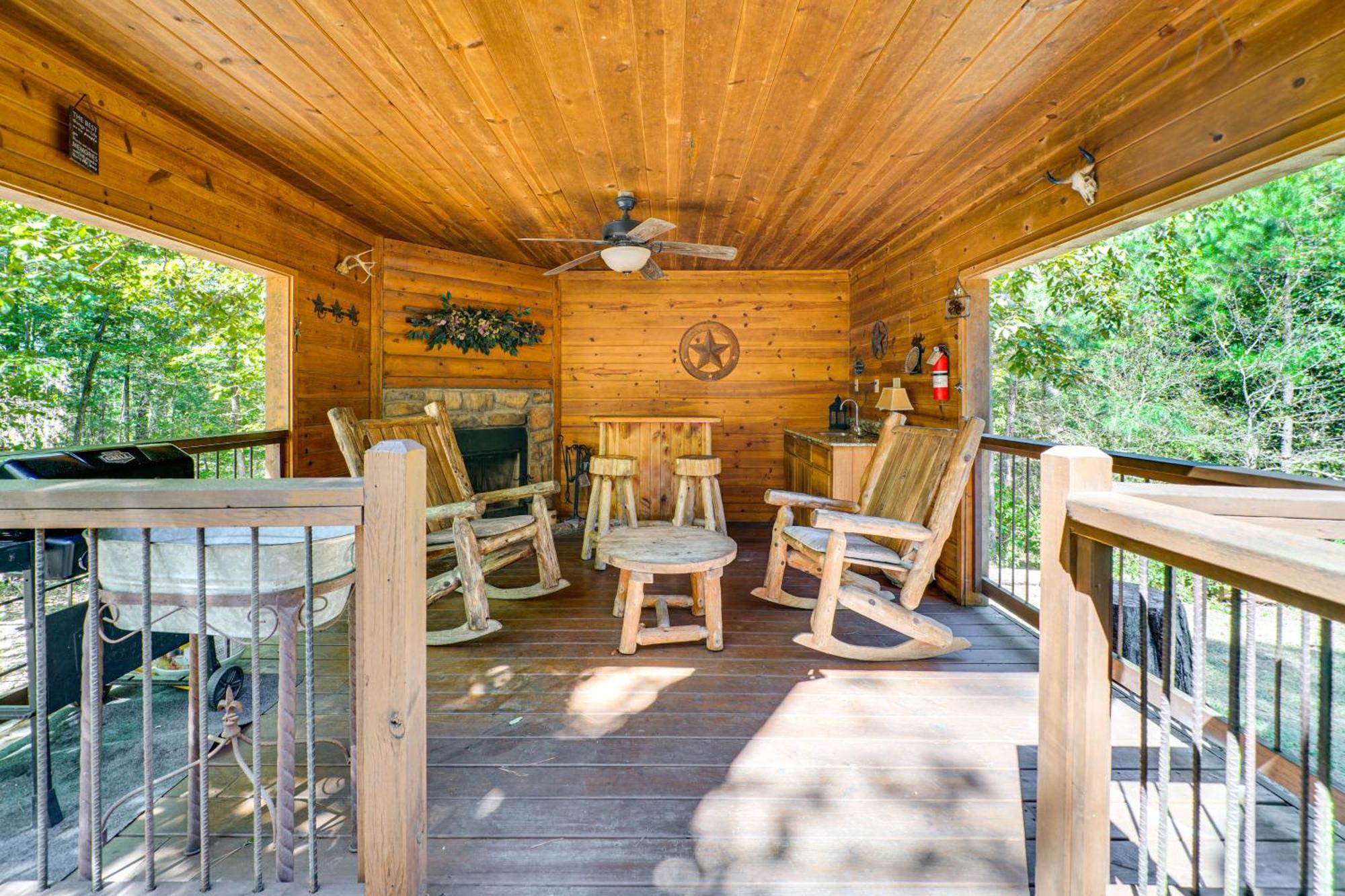 Broken Bow Rental Cabin With Hot Tub And Bar المظهر الخارجي الصورة