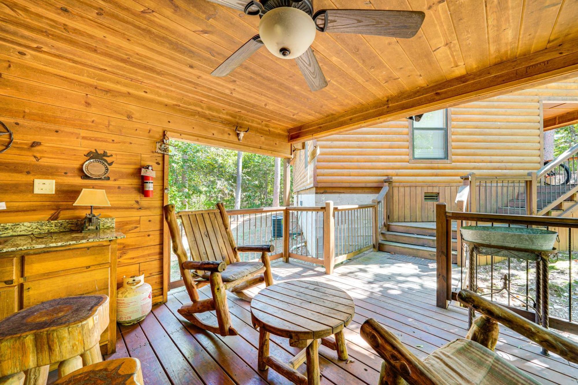Broken Bow Rental Cabin With Hot Tub And Bar المظهر الخارجي الصورة