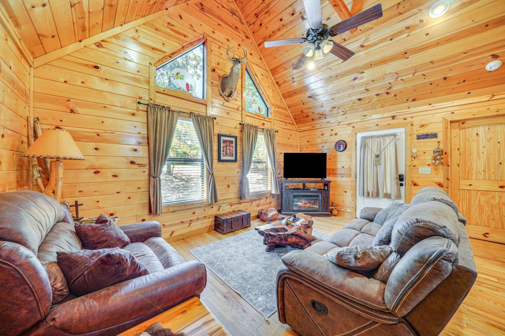 Broken Bow Rental Cabin With Hot Tub And Bar المظهر الخارجي الصورة